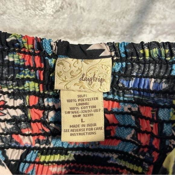 Aztec Print padded Dress Colorful Fun Size Large - Picture 4 of 7